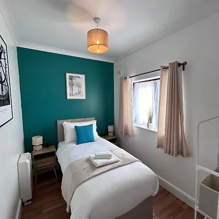 Southampton Dockside Stay By Cb Stays Exterior photo